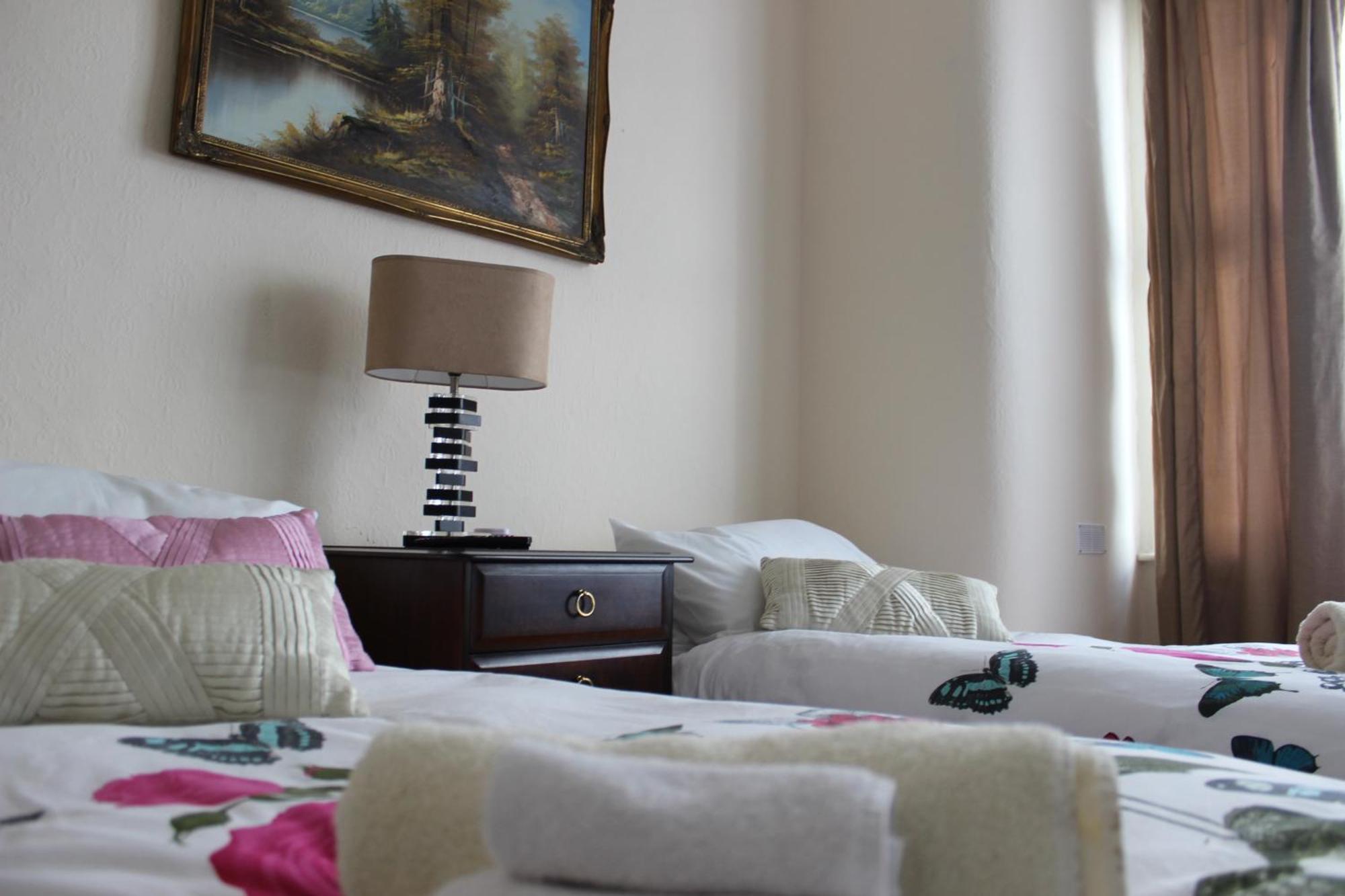 Mother-In-Law Guest House Hotel Leeds Λιντς Εξωτερικό φωτογραφία