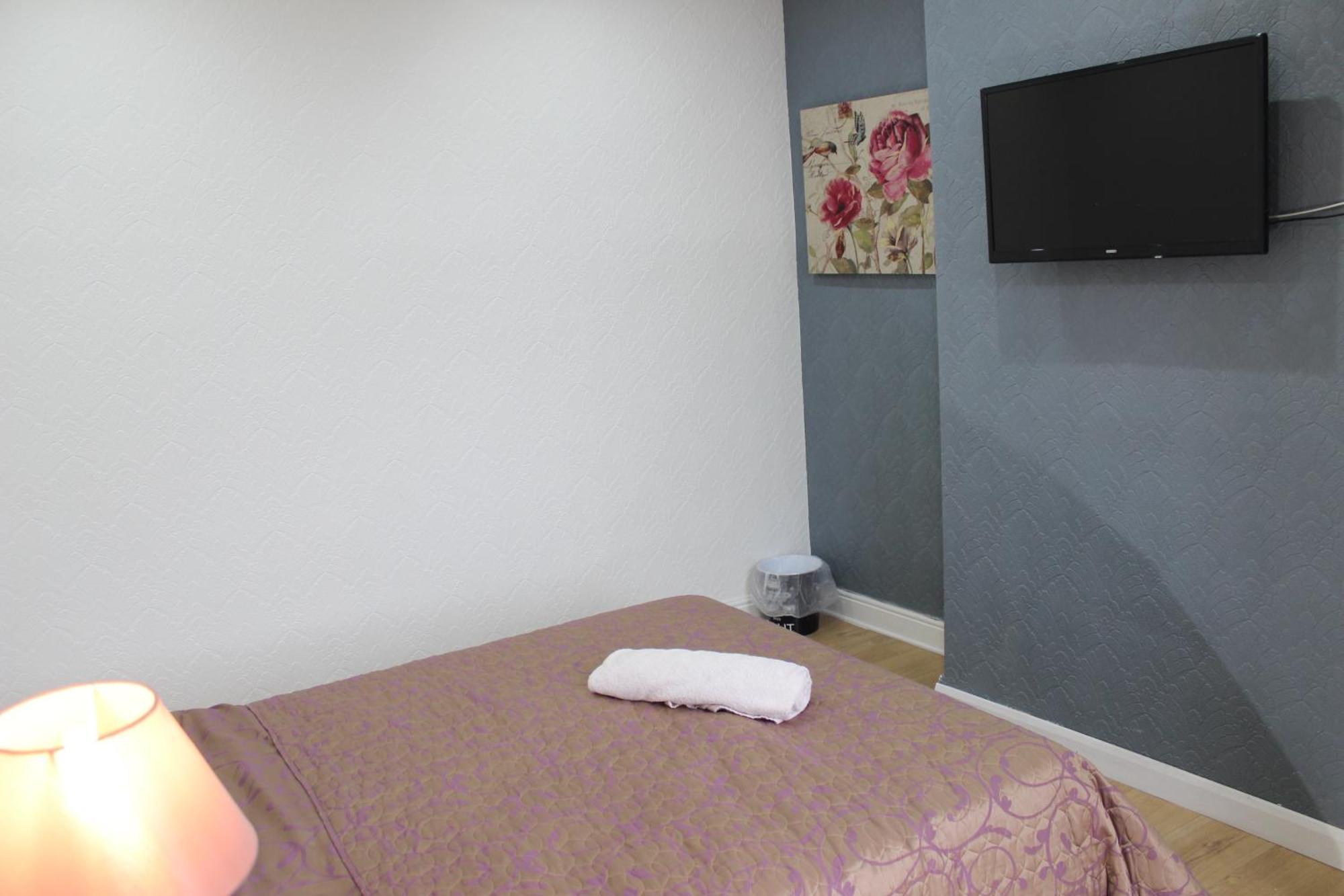 Mother-In-Law Guest House Hotel Leeds Λιντς Εξωτερικό φωτογραφία