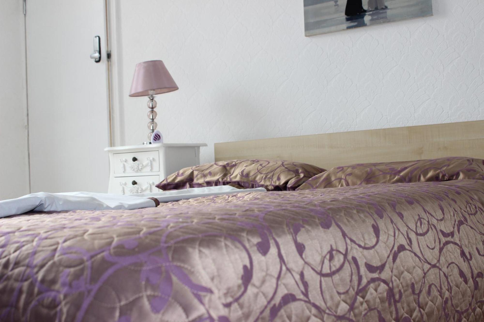 Mother-In-Law Guest House Hotel Leeds Λιντς Εξωτερικό φωτογραφία
