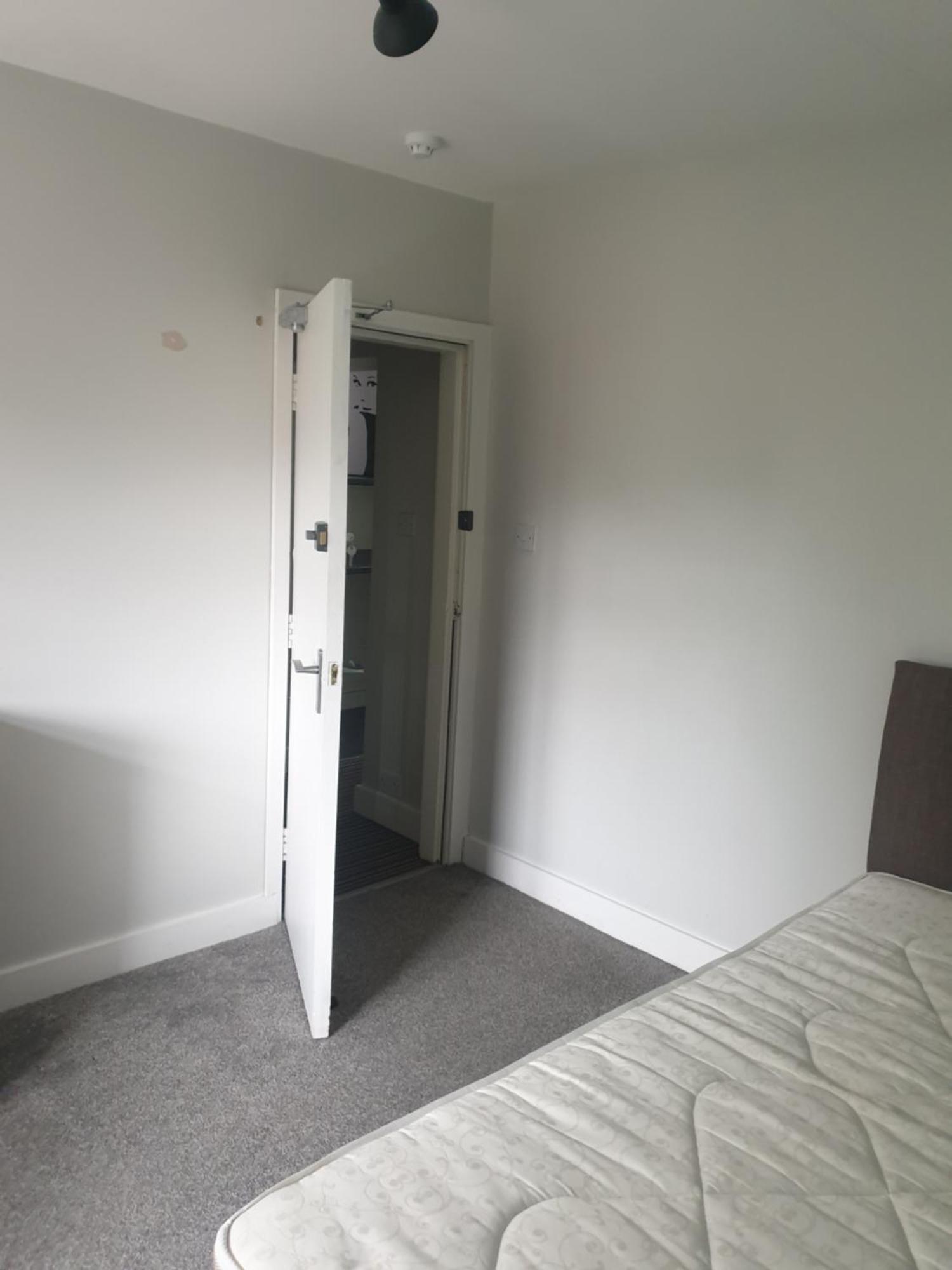Mother-In-Law Guest House Hotel Leeds Λιντς Εξωτερικό φωτογραφία